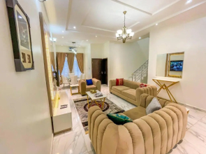 4 Bedroom Luxury Entire Apartment With Wifi
