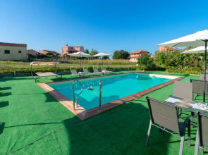 Akis Villa Studios & Apartment with Pool by Hotelius
