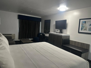 Oyster Bay Inn & Suites