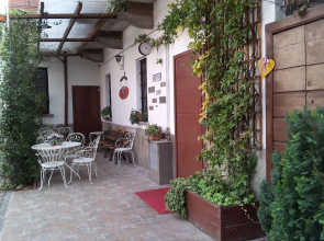 "trilocale In Corte Dell'800"