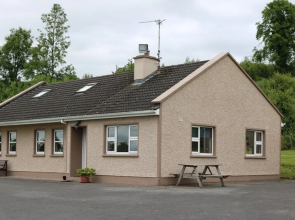 Clonandra Fishing Cottages
