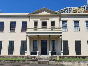Elizabeth Bay Home With a View Rooftop Pool