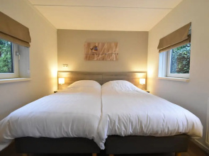 Beautifully Furnished Holiday Home With hot tub and Large Garden on the Veluwe