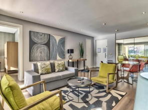 Waterfront Village Aparthotel