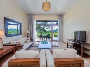 Pristine Bay 1003 3 Bedroom Home by RedAwning