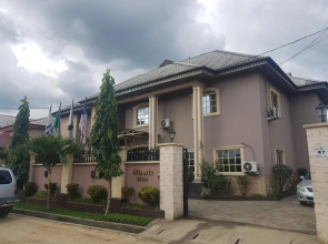 Albert Suites