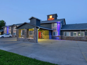 Westbridge Inn & Suites