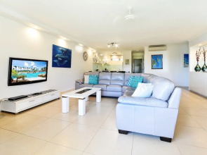 Poinciana 101 3 Bedroom Renovated Spacious 3 Bedroom Central Location