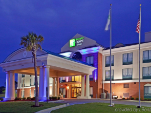 Holiday Inn Express Selma