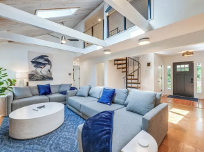 Waterfront Urbanna Home w/ Private Dock & Pool