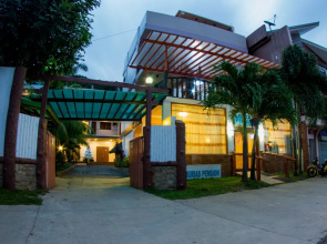 OYO 696 Jurias Garden Hotel