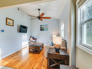 Pet-friendly Honeoye Cottage Rental: Walk to Lake!