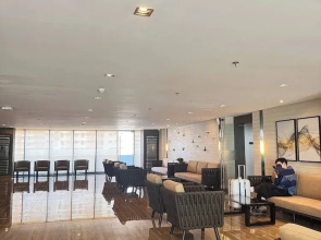 Entire Room in Makati Center With Fast Wifi