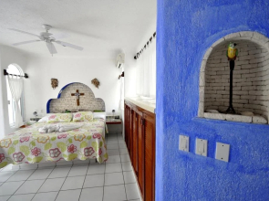 Del Sol Beachfront Hotel and Condos