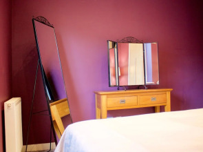 2 Bedroom Apartment In Granton Area