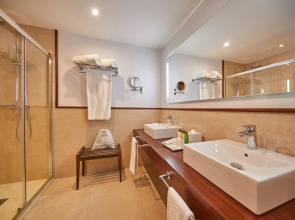 Pullman Dubai Jumeirah Lakes Towers - Hotel & Residence