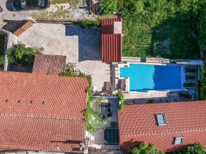 Beautiful Home in Sinj with Hot Tub, 4 Bedrooms & Outdoor Swimming Pool