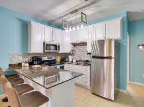 Walk to Beach: Gulfport Retreat w/ Patio