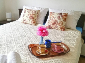 All New Seafront Apartment Yvonne, Sleeps 5