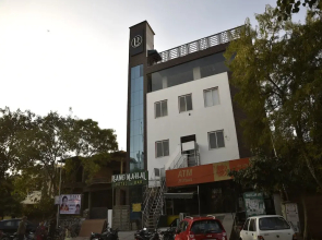 OYO 7896 Hotel Rang Mahal