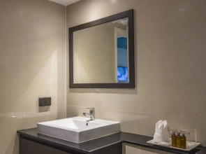 Unique Regency Hotel