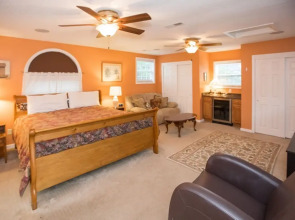 Off The Board - 5 Br Home