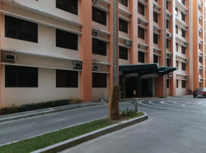 RedDoorz Premium @ Paseo Verde Las Pinas