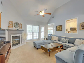 Fayetteville Retreat w/ Hot Tub & Fenced Yard