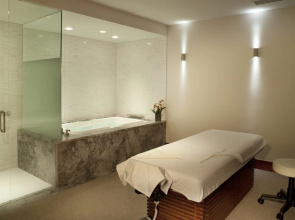 Platinum Vail Solaris 1 Bedroom Vacation Rental Set at the Base of the Mountain Just Steps From the Gondola