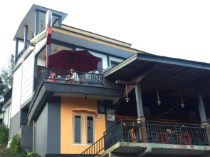 Bintang Lodge Cafe & Restaurant