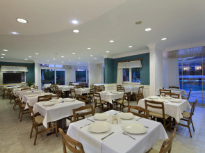 Villa Moonflower Apart Hotel