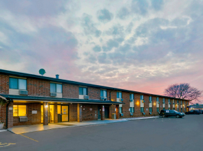 Motel 6 Oak Creek, WI