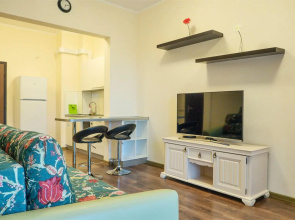 Phoenix De Lux Apartment on 12/4 Triumfalnaya Street