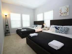 West Hollywood Deluxe Suites