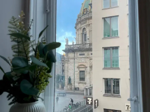 Stylish Apartment - View of The Marble Church