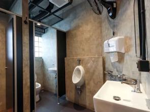 Siam Subway Hostel and Café