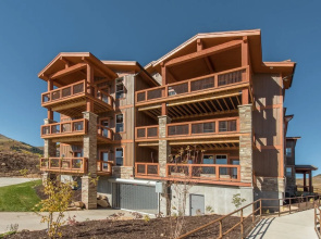 Deer Park Condo #303 3 Bedrooms 2 Bathrooms Condo