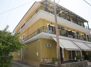 Petania Hotel & Apartments