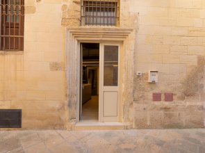 Studio apartment with kitchen in the historic center of Lecce-Casa Anibaldi