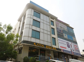 OYO 3499 Tekarees Inn