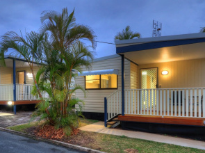 Alex Beach Cabins