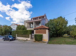 Apartments Ilija Njavro