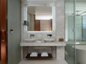 Paramount Hotel Dubai