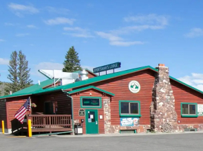 Sportsmans Lodge