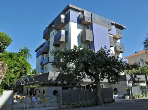 Hotel Carol