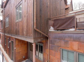 330 W Pacific B 3 Bedroom Townhouse by RedAwning