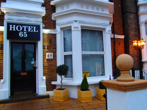 Hotel 65