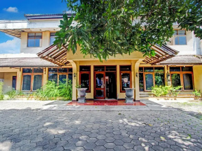 Hotel Trihadhi by OYO Rooms