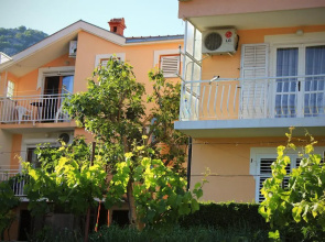 Apartments For Friends