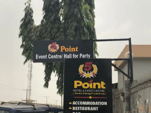 5 Point Hotel and Event Centre